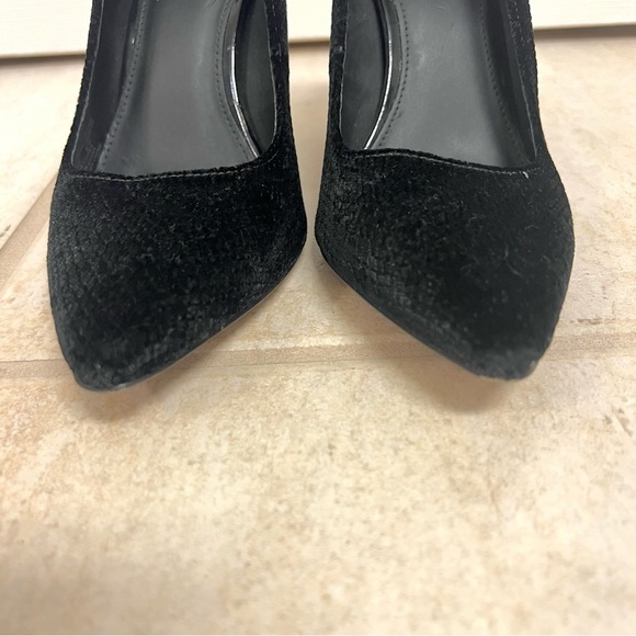 CALVIN KLEIN 'Neema' Pointy Toe Pump In Black Velvet golden heels womens size 6M - Picture 7 of 12